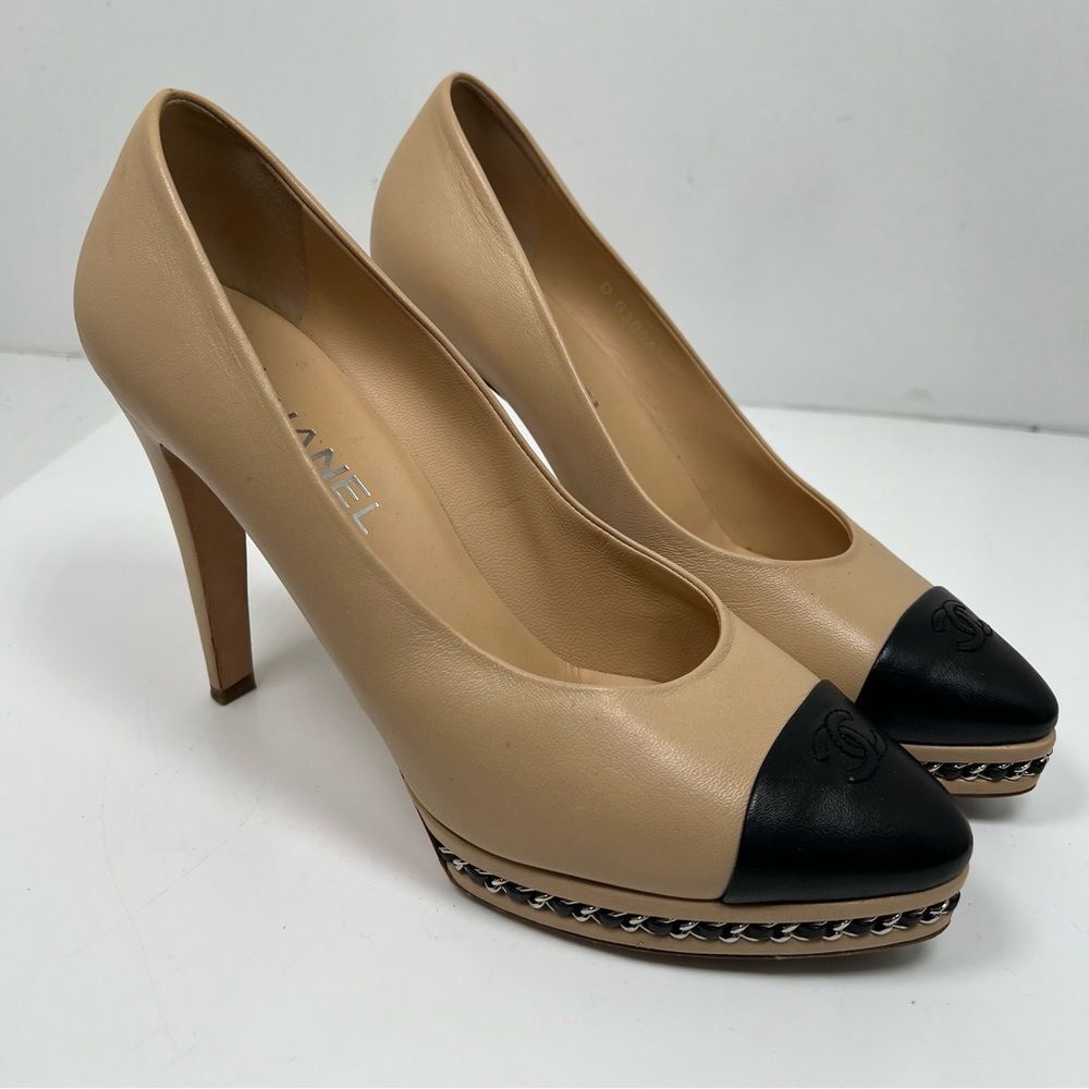 Chanel Beige And Black Classic Heels Size 41 - 10 Us